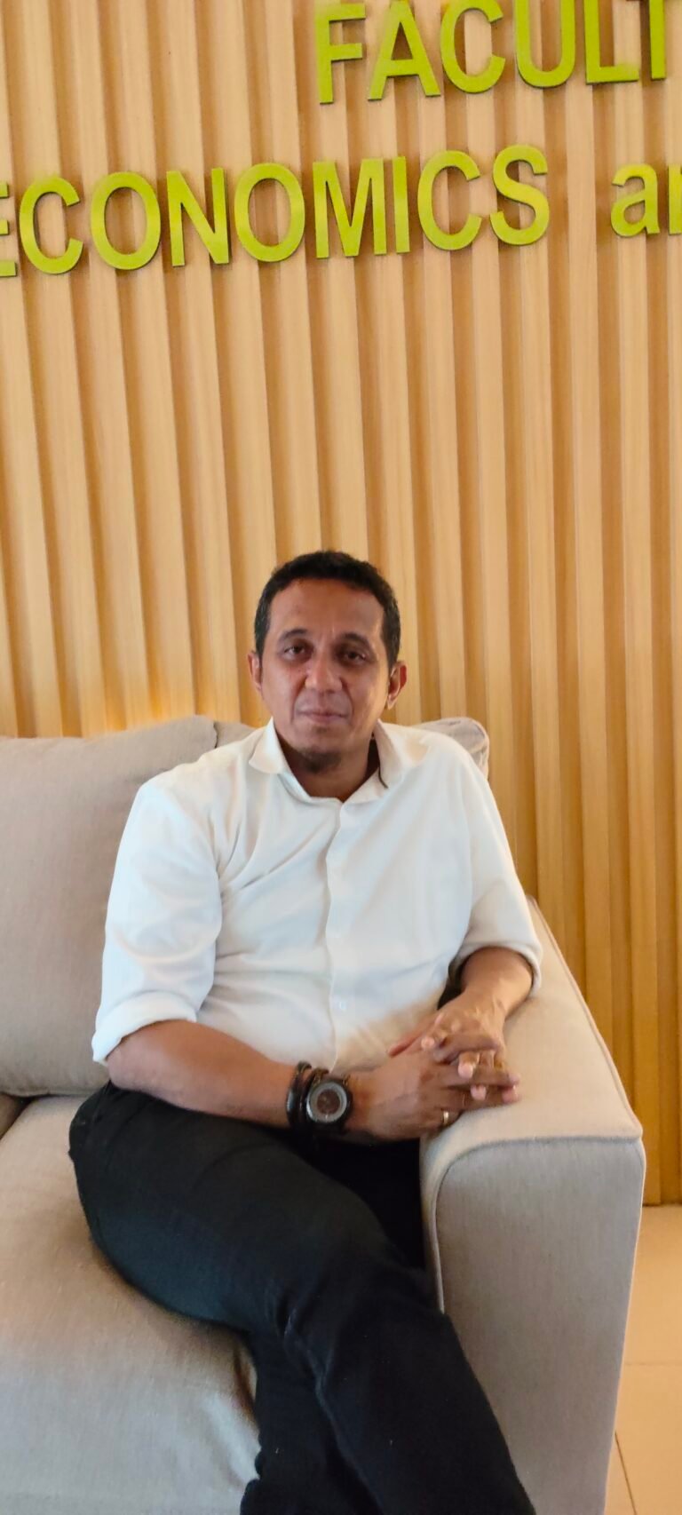 Dekan FEB Angkat Bicara Soal Penikaman dan Pembakaran Kampus oleh Massa Demo